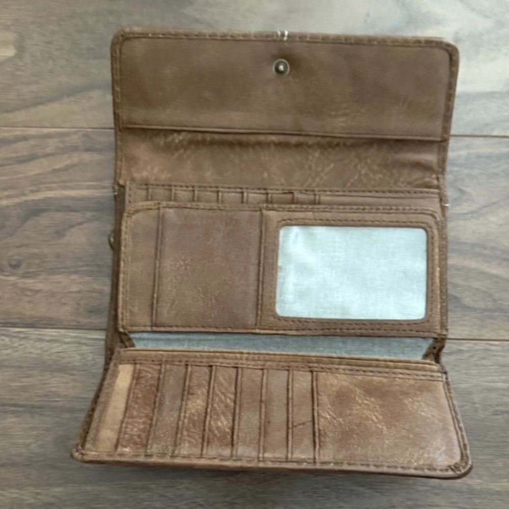 Roots Wallet - Picture 3 of 6